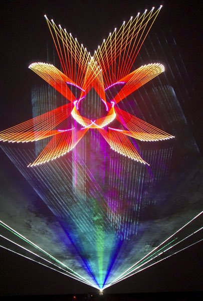 LaserFantasy's tweet photo. Oh hey, here is a pretty laser picture just for you. (And the rest of the internet)
#lasers #beams #laserfantasy #prettyphotons https://t.co/Jo47FCKlpF
