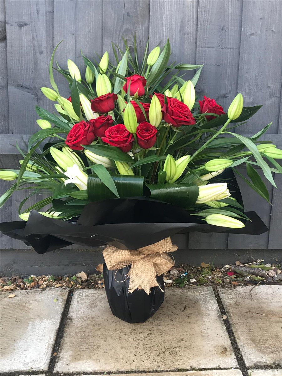 A beautiful #flower #arrangement by <a href="/Roots__To_Roses/">Roots to Roses</a> for a lovely new client in #wellingborough #discoverwellingborough <a href="/discoverwboro/">❤️Wellingborough BID</a>