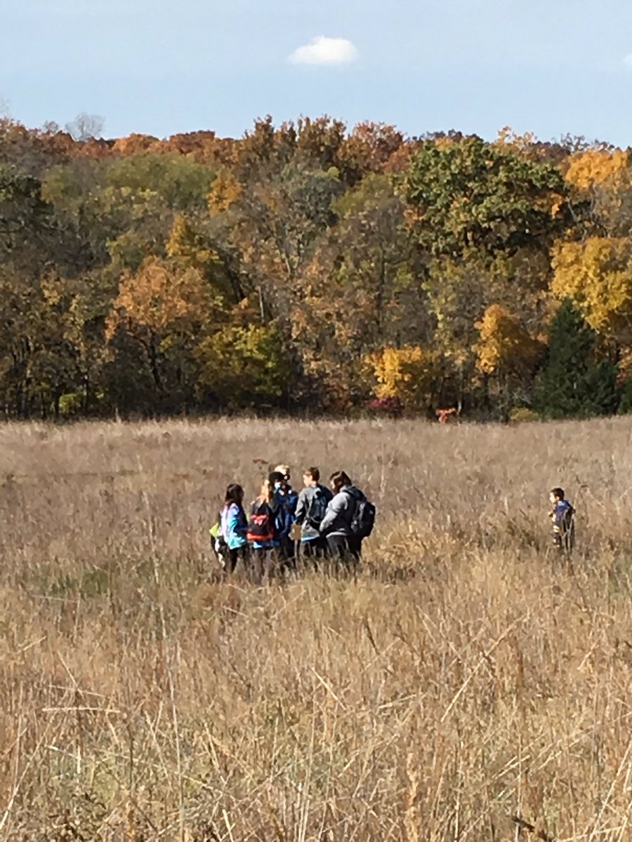 _PattySchroeder's tweet photo. 🍂🌾A great day for a field trip at Kill Creek Park! 🍃🍁 #geocaching #teambuilding @CTMSBulldog https://t.co/iSIasWo5S0