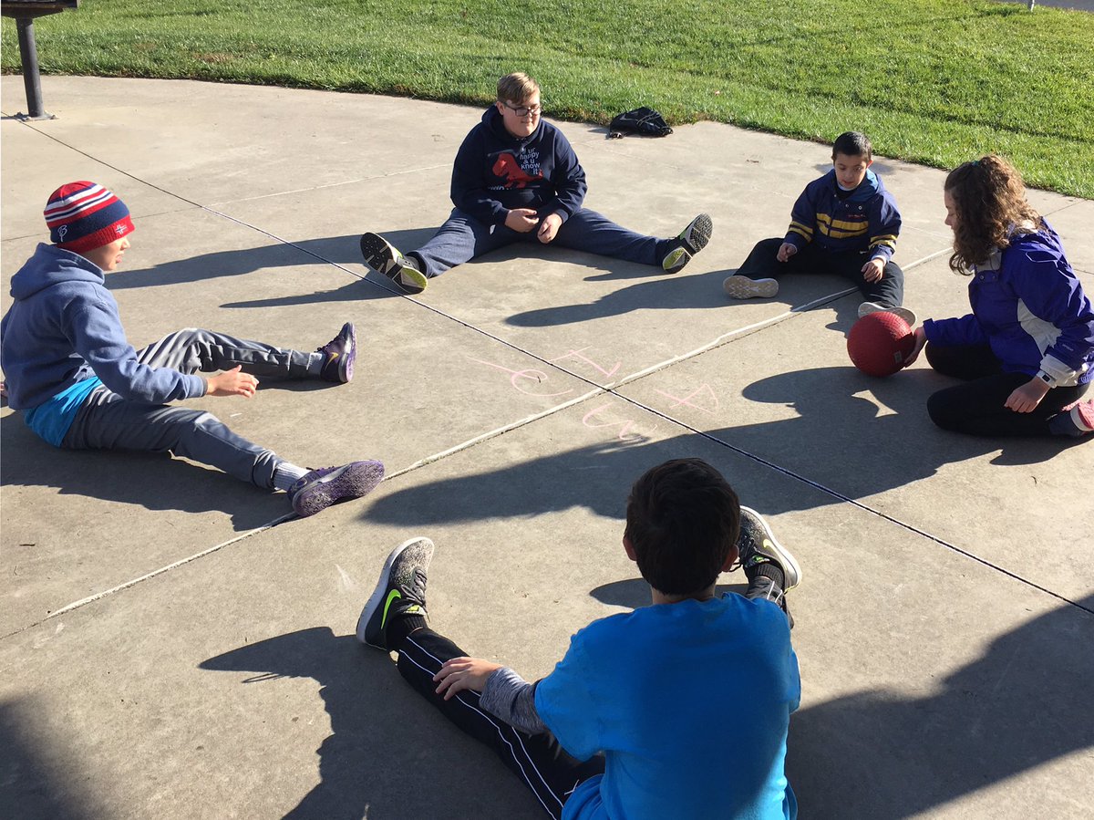 _PattySchroeder's tweet photo. 🍂🌾A great day for a field trip at Kill Creek Park! 🍃🍁 #foursquare #teambuilding @CTMSBulldog https://t.co/WcGMPaMUBC