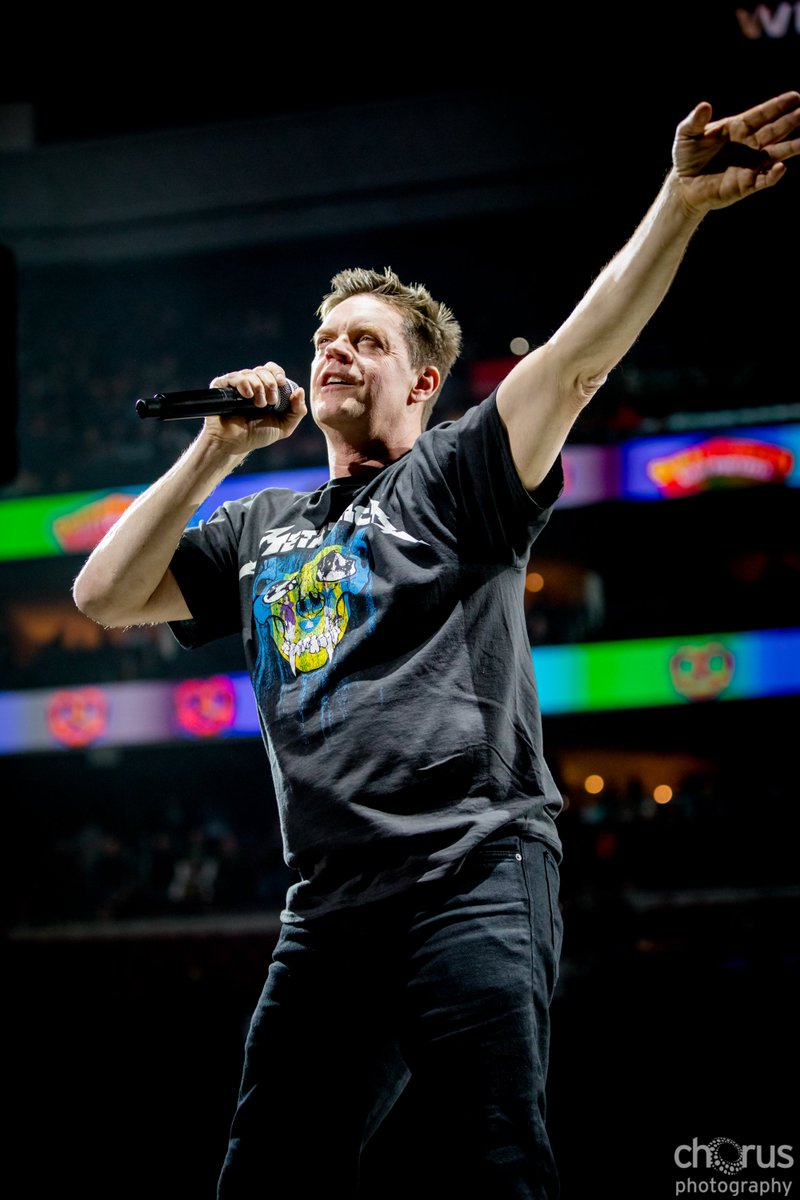 933WMMR's tweet photo. Last night ROCKED!! Here's a few photos from our friends @ChorusPhotog of MMR's 50th Finale with #Metallica #MetInPhilly #WMMR50 #MMRRocks. See more HERE- https://t.co/YzEM36HA5N 
p.s. Jaxon totally rockin the mic like he's in the @WWE 🤘⚡️ https://t.co/z98A3BlxcD