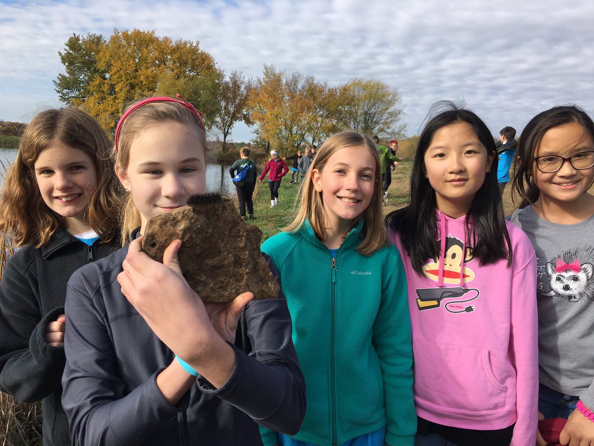 _PattySchroeder's tweet photo. 🍂🌾A great day for a field trip at Kill Creek Park! 🍃🍁 #geocaching #teambuilding #caterpillars #skippingrocks @CTMSBulldog https://t.co/ThgCypZbBA