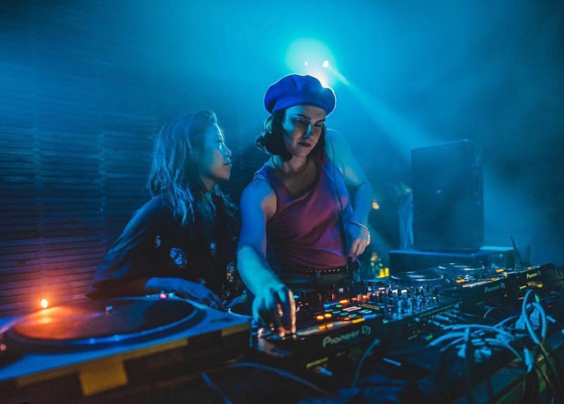 TheScenestar's tweet photo. .@nancywhang & @thegavinrayna are doing a DJ tour as the Ladies of @LCDSoundsystem. We'll have something no one else will have, Los Angeles, and that is the final date of the tour! More details: https://t.co/GipBqJHiLd
#lcdsoundsystem #DJtour #gavinrayna #nancywhang #nightlife https://t.co/MlTR3SfVZk