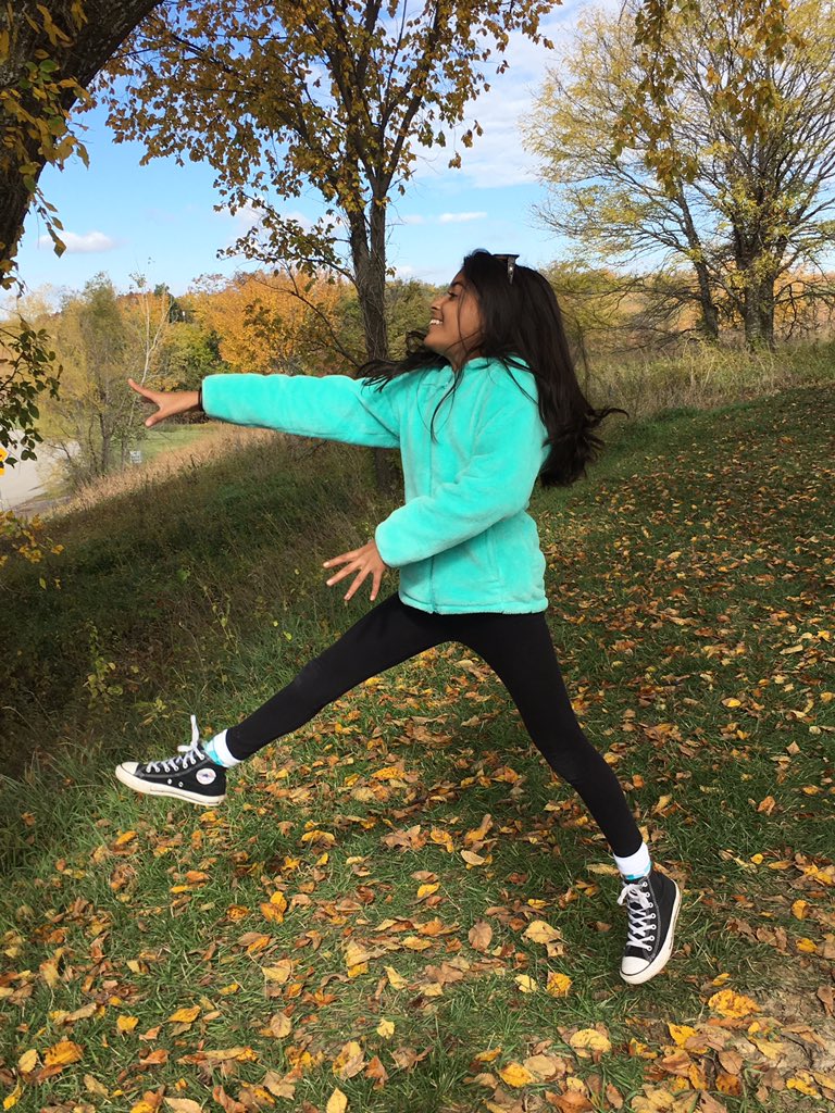 _PattySchroeder's tweet photo. 🍂🌾A great day for a field trip at Kill Creek Park! 🍃🍁 #leapingforjoy #teambuilding @CTMSBulldog https://t.co/sSW8Ud8SmM