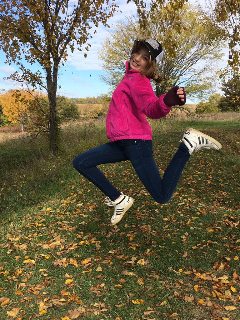 _PattySchroeder's tweet photo. 🍂🌾A great day for a field trip at Kill Creek Park! 🍃🍁 #leapingforjoy #teambuilding @CTMSBulldog https://t.co/sSW8Ud8SmM
