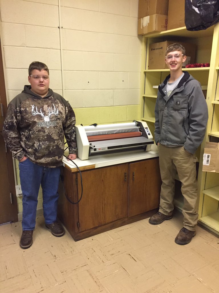 MinterJr's tweet photo. What was once broken is now perfect! Students at the Career Academy just fixed a laminating machine for our use. Thanks guys! #HCPSLearning https://t.co/GOrDZ9Whfm