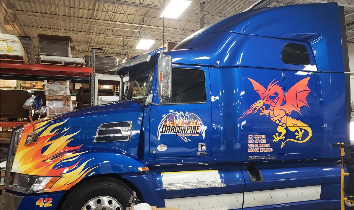 Installing vehicle graphics!

#printing #printshop #printingservice #install #graphics #decals #truckgraphics #wraps #logos #lettering #vinyl #trucking #cleveland