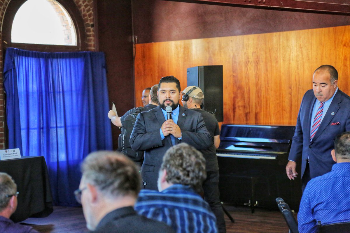 AitordeSeville's tweet photo. Digital Media Regional Advisory Community
Industry Skill Panel.
Moderator: Paul Granillo
#msjc #msjcedu #digitalmedia  #technology  #computeroccupations #graphicdesigner #multimedia   #photography #employment #DMinlandempireAdvisory #iedrcDigitalMedia https://t.co/59U5lHx12P