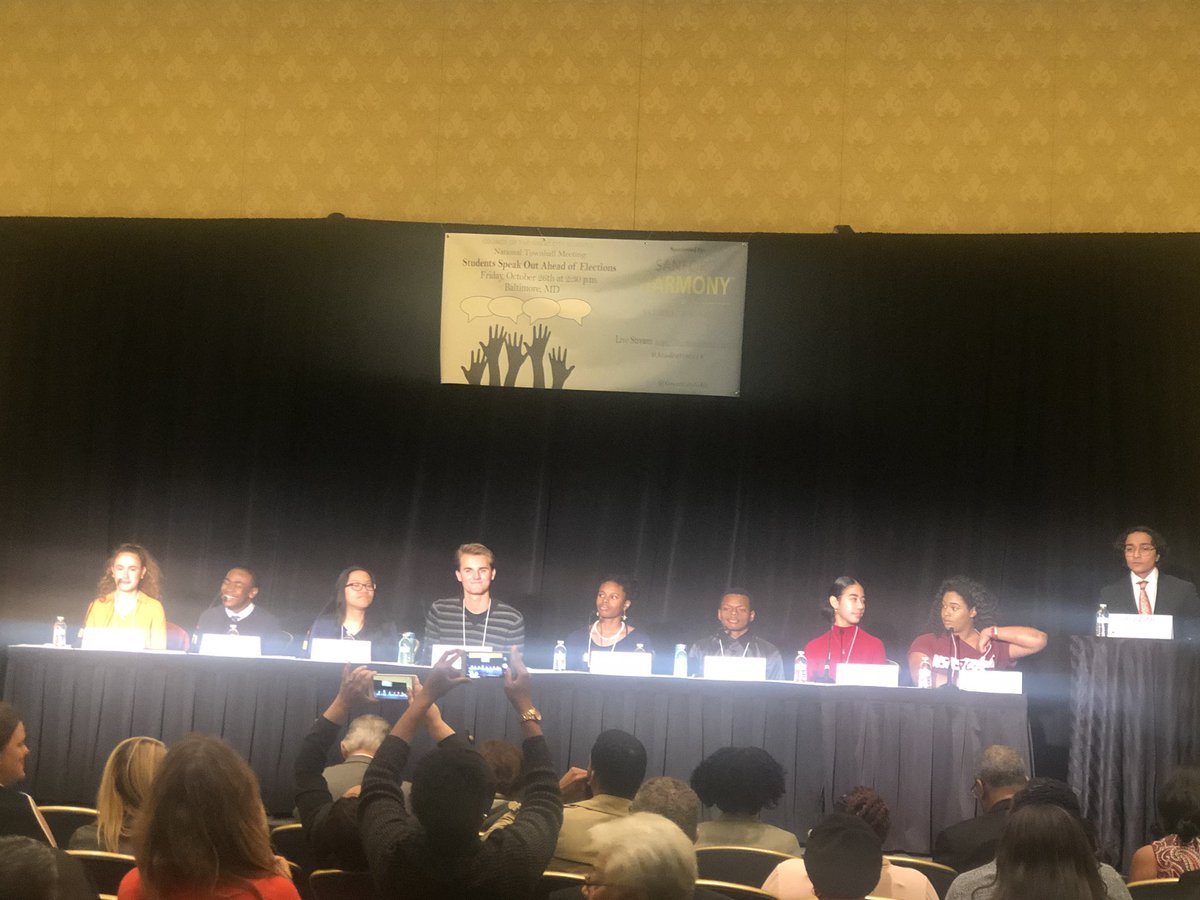 GreatCitySchls's tweet photo. The students from @DMschools @BostonSchools @BaltCitySchools @PPSConnect @CLEMetroSchools @browardschools have just entered for the Town Hall Meeting starting now. #StudentVote18 https://t.co/MoEkBkTYh4
