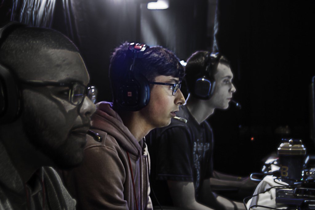 romienoodle's tweet photo. Currently at @MESEvents, hit me up if your team is looking for some🔥🔥 tourney photos
(which you should be.) Dm for rates #MESevents https://t.co/XRK86keYXu