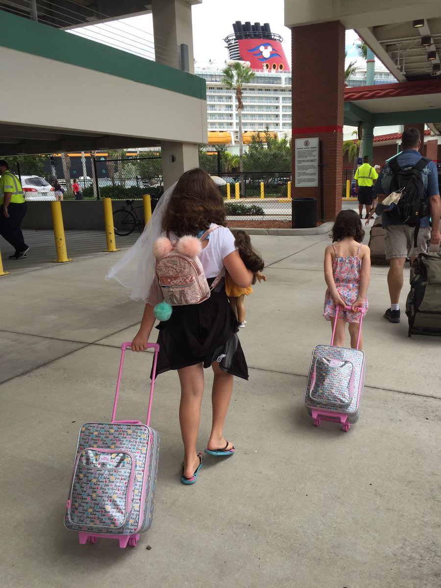 Gretchen Hanson tweet media