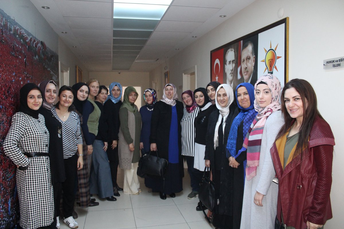 akkadinavcilar's tweet photo. AK Parti Avcılar İlçe Kadın Kolları Teşkilatımız İle Birlikte  Başkanımız Sn. Seda Tıryaki'nin Doğum gününü kutladık. Nice Sağlıklı Mutlu Ak Yılllara İnşallah https://t.co/UaK5khsDYK