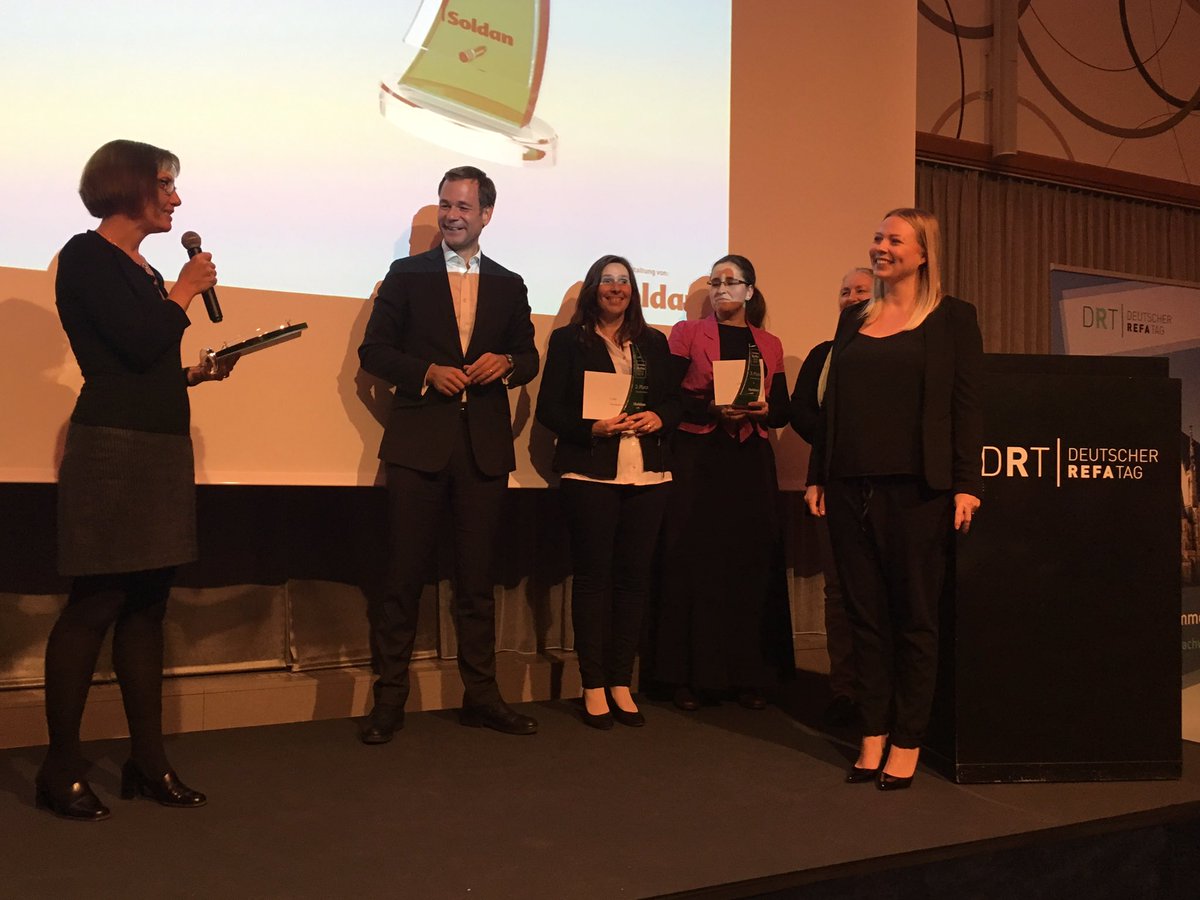 refatag's tweet photo. Wir gratulieren Christiane Nagel zum 1. Platz und dem Gewinn von 3.000€ #ReNoPreis #DRT2018 https://t.co/sK02MaM9Ut