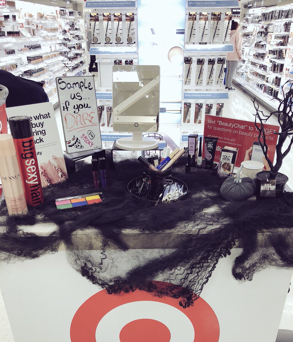 Time to get spooky for the weekend!! #beauty #demo #HalloweenSpooktacular #HalloweenWeekend #T1280