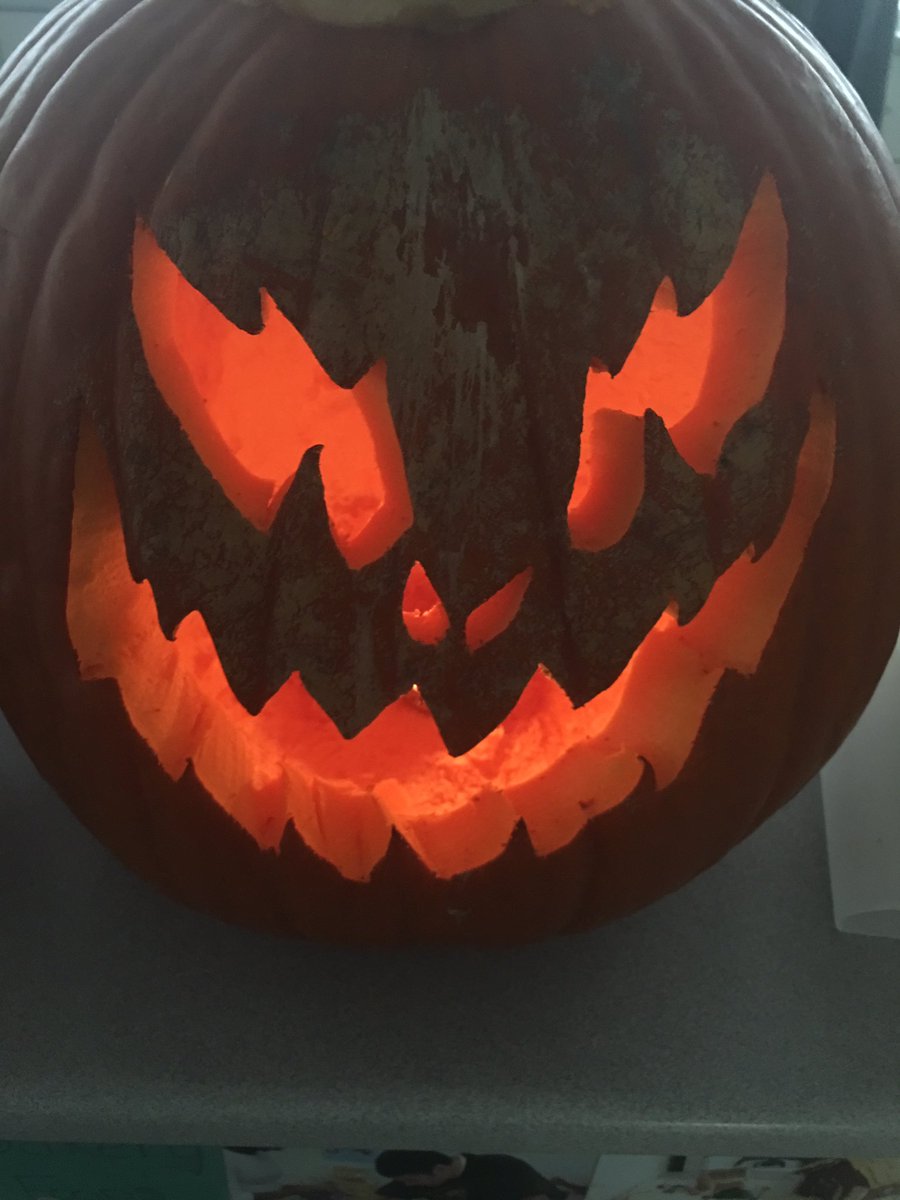 jpope127's tweet photo. From start to finish...way to go Culinary 2!! Your pumpkins look great!! #NationalPumpkinDay #D127GetsReal #PumpkinMaster https://t.co/vjDmRD6Kdq