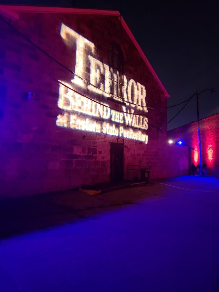 AllGeektoMeNet's tweet photo. #Philly! It's the last weekend before #Halloween! Get your mortal butts to @TerrorAtESP ! #geeksinphilly 📸 credit @beautifullynerd & family https://t.co/R4h6zkOd4o