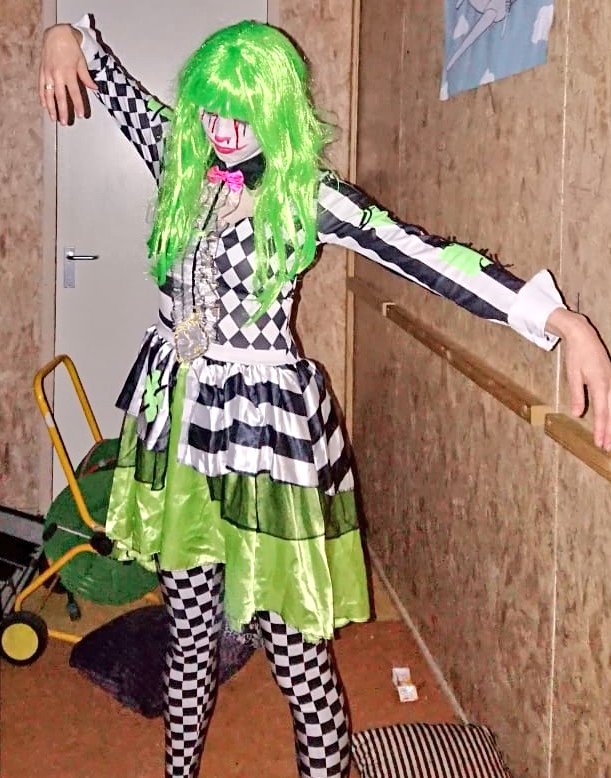 StormCreatief's tweet photo. Haunted House Scouting Poeldijk. #outfit #grime #Halloween https://t.co/vF5KTzBMIU