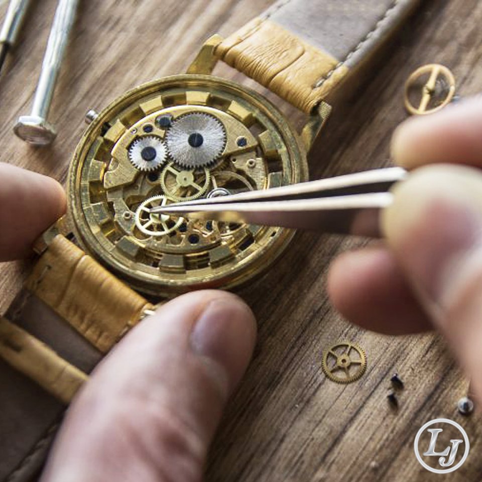 Watch we work. бизнес ноутбук. оцени часы. Watch we work. чистка ремня часов.