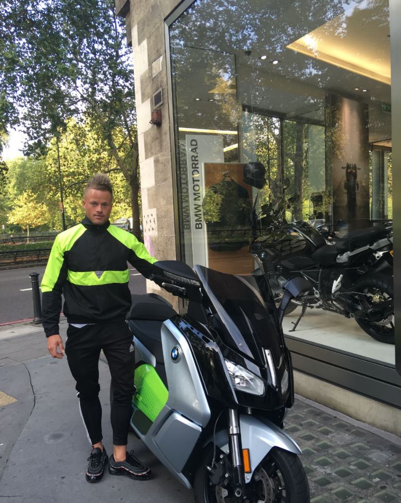 BMWPL_Bikes's tweet image. The BMW C Evolution is 100 % electrically powered for 100 % riding pleasure. Why not test ride the C Evolution? @JE_LDNM has! 

#BMWMotorradParkLane #CEvolution #Motorrad