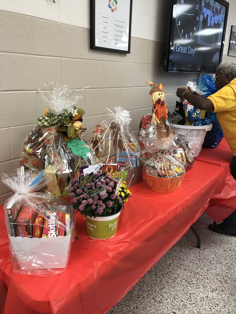 GriffithElemWS's tweet photo. It’s cold &amp; wet but the Fall Festival is still happening at 5:30! All events are indoor! https://t.co/FvUib9cyNi