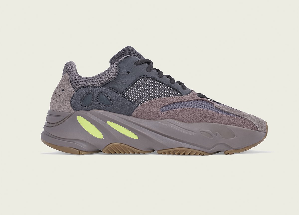 consortium yeezy 700