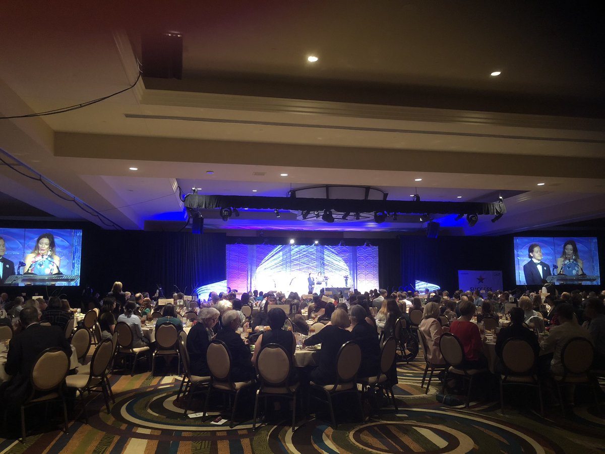 OneCommunityAZ's tweet photo. Honoring our local heroes! #ocheroes #openaz https://t.co/6VeCPzjqPC