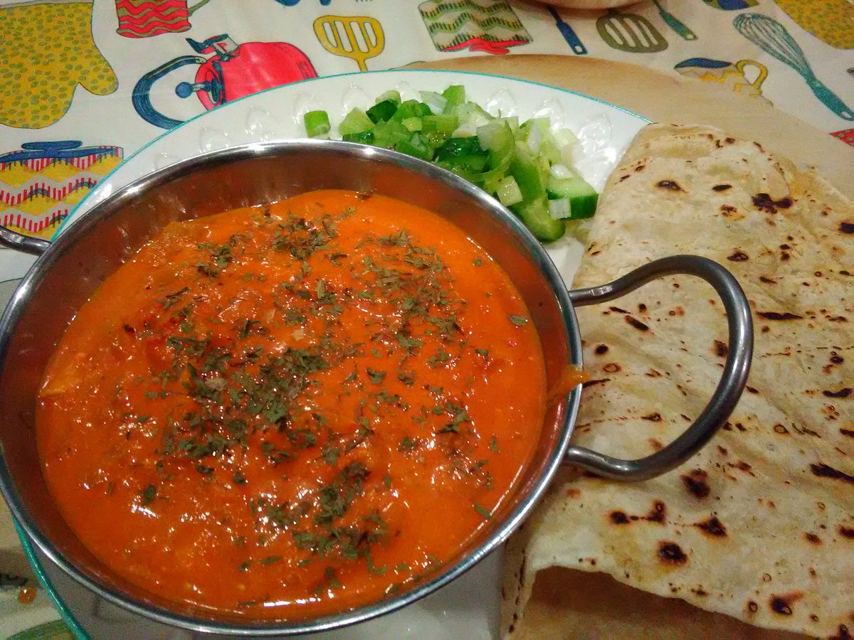 Clairewelshcook's tweet image. Friday supper, #cookedfromscratch chicken masala, #homemade flatbreads &amp;amp; #homemade mango chutney #organic, #realfood