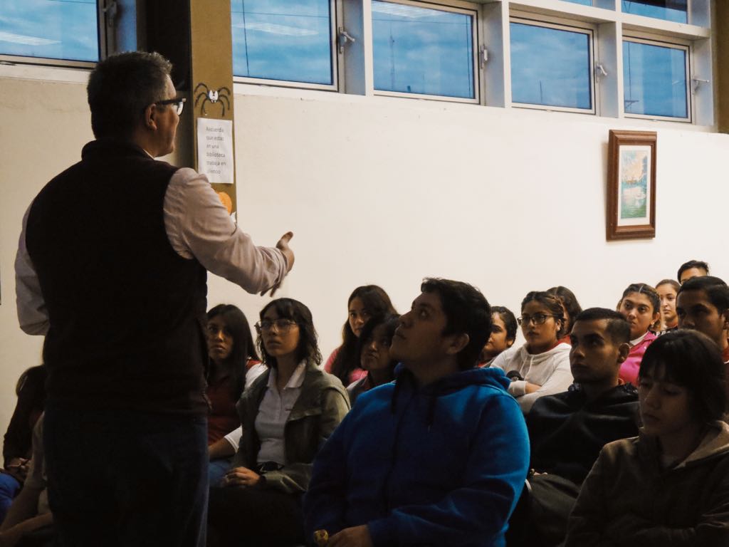 CJamesBarousse's tweet photo. Agradezco a la Universidad Tamaulipeca la invitación a impartir una plática de Liderazgo y Participación Ciudadana #SVIE https://t.co/2LF2cNplJ9