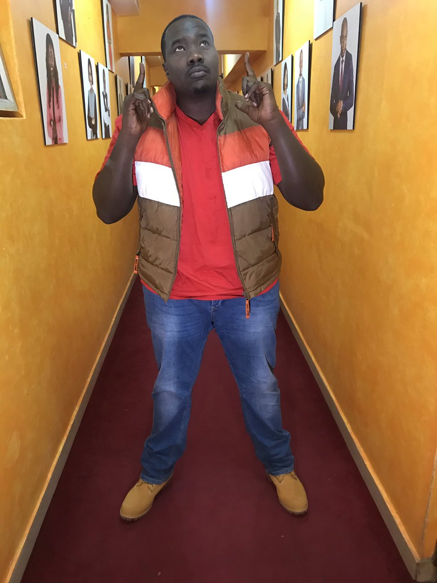 WillisRaburu's tweet photo. We bout to get lit 🔥🔥🔥 #10over10 loading.... @citizentvkenya Wabebeeeeeee!!!! https://t.co/x0U4no5NJc