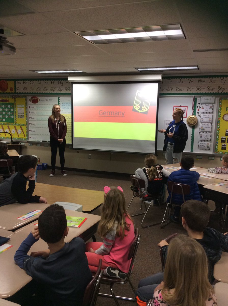 MrsHigginsMTE's tweet photo. Mrs. Higgins' class had an awesome experience listening to our German high school friends! Thank you for visiting our class today. @diebestefrau https://t.co/FA9S84uKpx