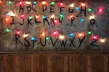 nicfromwales's tweet photo. Homemade Stranger Things cupcakes. #StrangerFillings https://t.co/y9FB5Mo5Ds