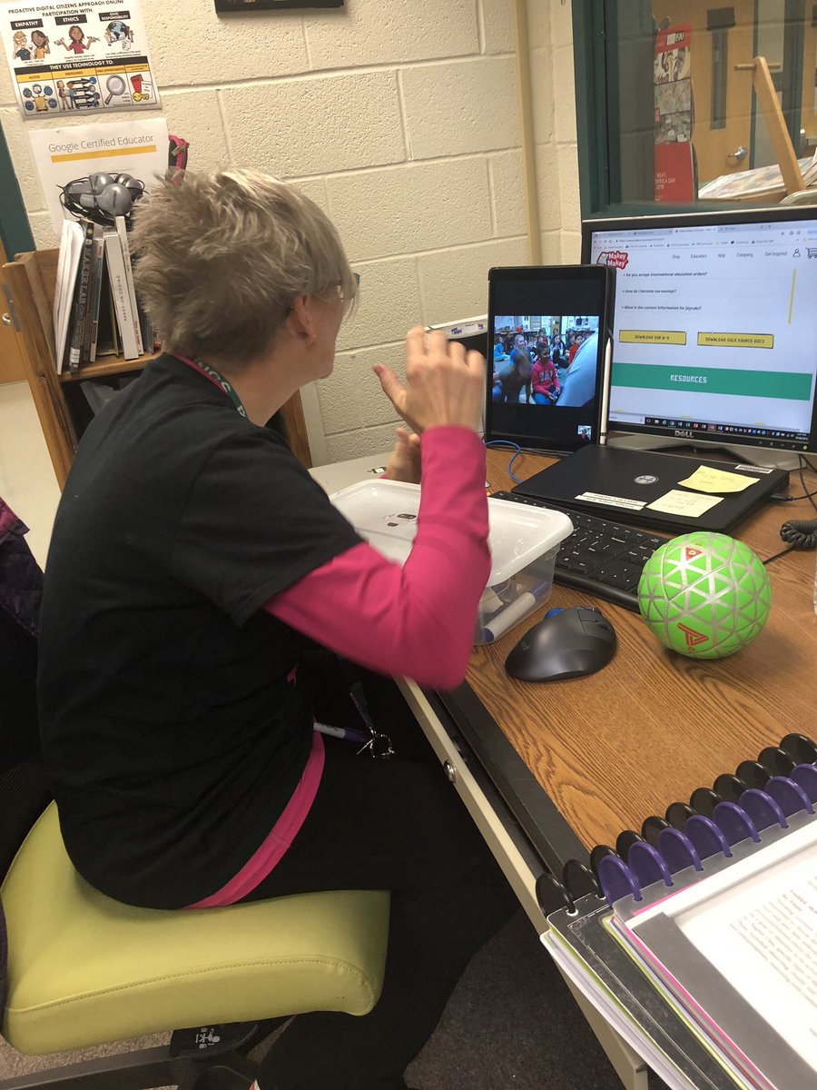 abctec's tweet photo. #root #rootcoding sharing cool things with each other! Can’t wait to get our classes sharing! @roderunners #kpkgconnection https://t.co/Jg6CQNoJ1X