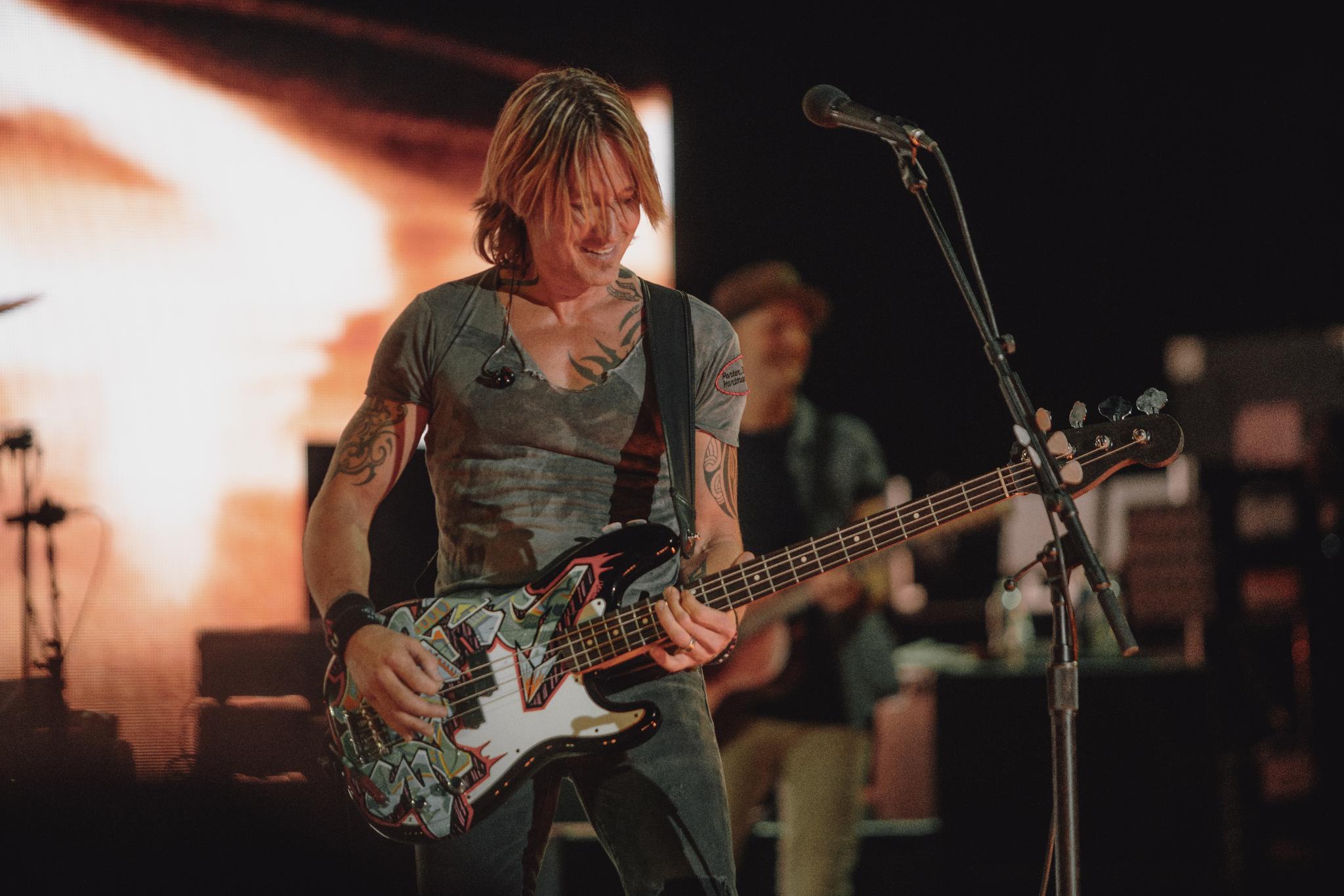 Wishing Keith Urban a very Happy Birthday  Did you see the Graffiti U World Tour at Blossom this summer? 