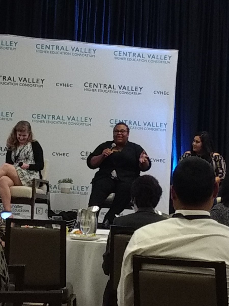 HenellDeborah's tweet photo. Jackson sharing the educational, financial, and community value #dualenrollment Under 20, a High School Grad-Design Science, AA-Fresno City College done, Bachelor's of Science Grand Canyon University done in Dec 2018 WOW!! #CVSummit18 @fresnocity @fresnounified @gcu @teovers https://t.co/tx3pHNkvoK