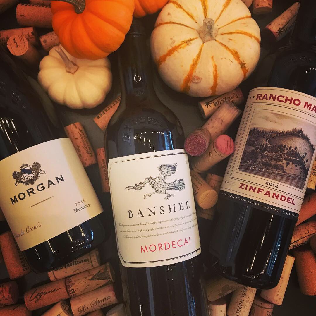 🧛‍♀️ I Vant to taste the Vine 🧛‍♂️ Frightfully delicious wine tasting starts today #winetasting #hallowine