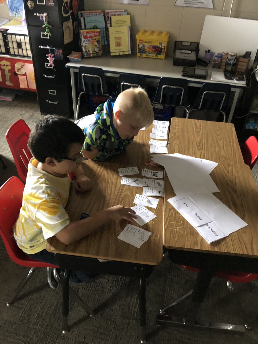 d61resposito's tweet image. Learning about categorizing animals is so much fun! #D61learns #animalfun