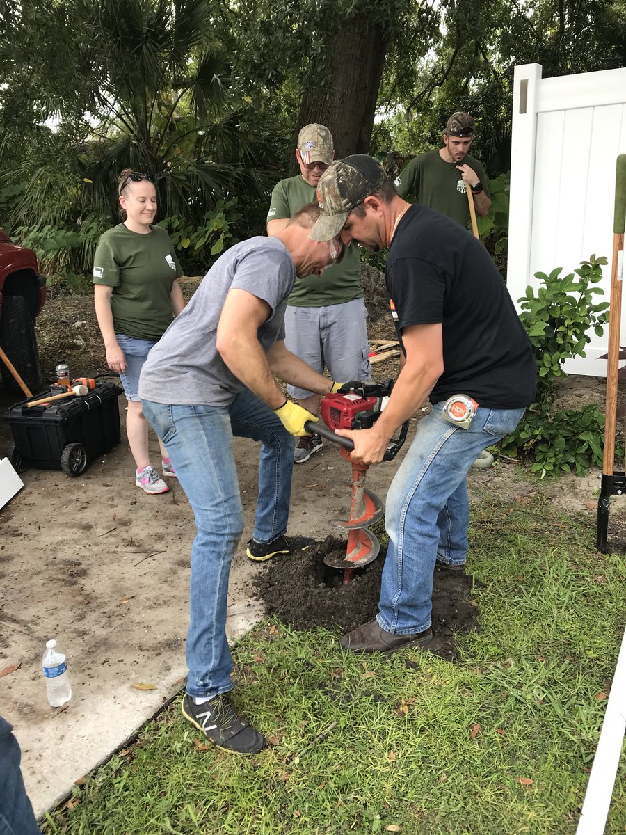 ShannonG386's tweet photo. #TeamDepot #TeamSika #HomeDepot #SikaProSelect #Sika #FencePostFix #Veteran #FixItOnce https://t.co/3sQUCtbq53