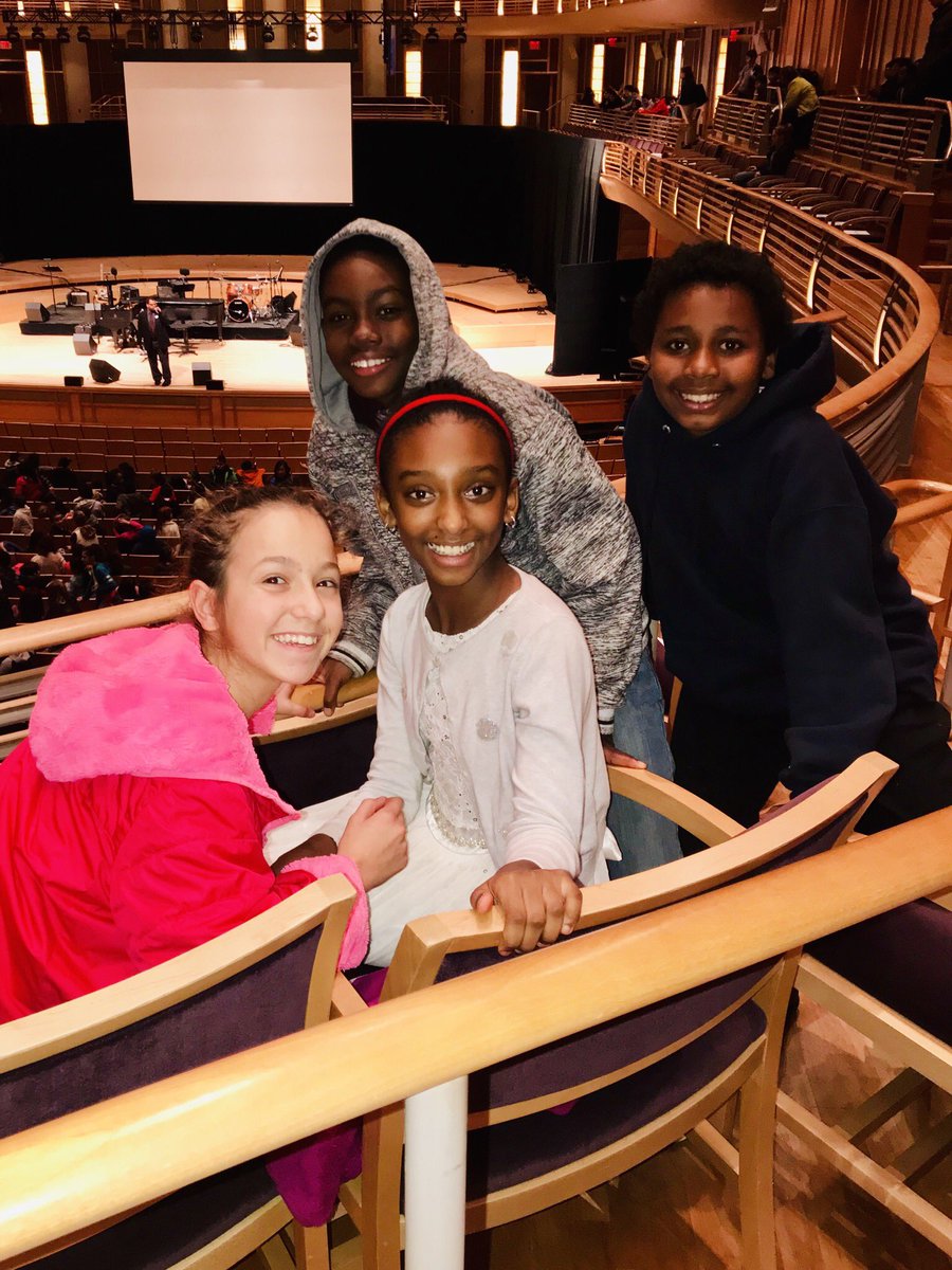 MsLynottGSCES's tweet photo. Students learning the history of the Blues at @strathmore! https://t.co/4rOV5TDCFU