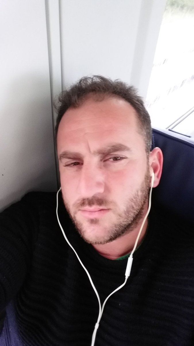 Gece kadar karanlık yanım ruhum bir ışık arar da bulamaz taki sen gelmeden yani ışığım yadınlat yolumu göster melek süryanını gösterde güçleneyim kırayim zincirlerimi ulaşayim sana hayali hüryanım