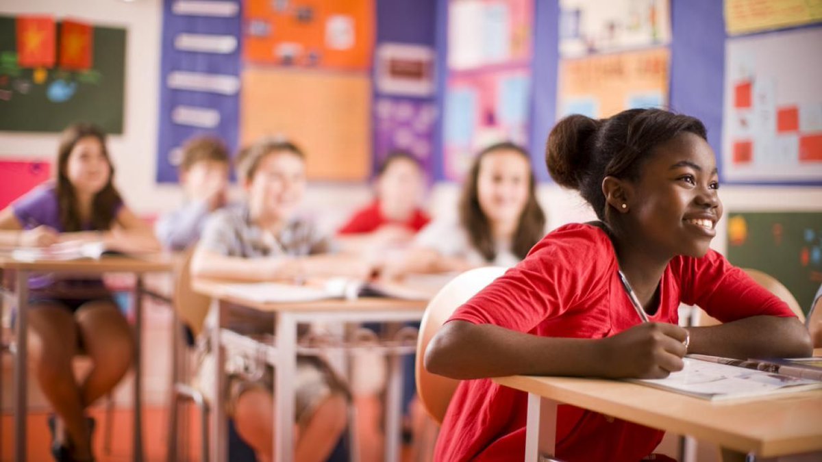 AcademicsUK's tweet photo. ***FACT 21***
When William Frantz Elementary School integrated in 1960, all but one teacher refused to teach while a black student was enrolled. Barbara Henry, 28, was the only one willing to teach six-year-old Ruby Bridges as a class of one.
#teaching #education https://t.co/7eGrbof86E