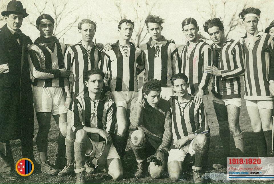 centopisa's tweet photo. #ARENAHISTORY - π
#ERAOGGI: 26 Ottobre 1919
99 anni fa l'#ARENAGARIBALDI fu battezzata come stadio del @PisaSC alla presenza delle AutoritΓ cittadine e di moltissimi spettatori presenti e festanti che applaudirono la vittoria netta dei neroazzurri sulla #JUVENTUSROMA per 5-1! https://t.co/ymSDY34fA4
