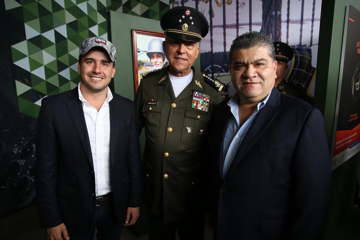 manolojim's tweet photo. Fuerzas Armadas. ¡Pasión por servir a México! 
Hoy acompañamos al Secretario de la Defensa Nacional @S_Cienfuegos_Z y al Gobernador @mrikelme en la inauguración de esta impresionante exposición militar en #Monclova. 
#EjércitoMexicano
#FuerteCoahuilaEs https://t.co/pmAUqNzD7M