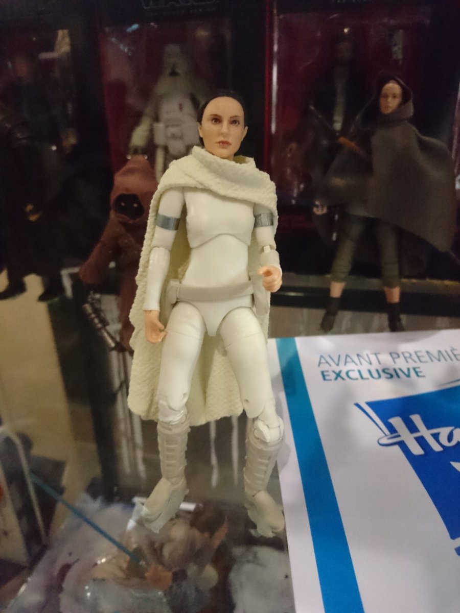 CyrilLevallois's tweet image. #hasbro #ComicConParis #CCP18 exclusive Padmé figures #theblackseries6"