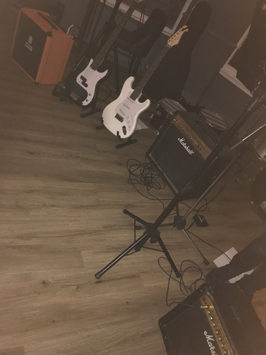 StemsThe's tweet photo. All ready to go for tonight. Be down at 9 to catch us and @JoshGinge97 #parishwxm https://t.co/AmDWsOAlwe