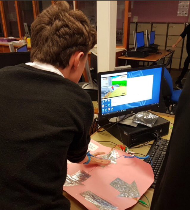 Stewarton_Acad's tweet photo. @makeymakey fun at the lunch club with Mr McKay. Pupils building collaborative mazes with #MakeyMakey https://t.co/ut3Ys8Mym7