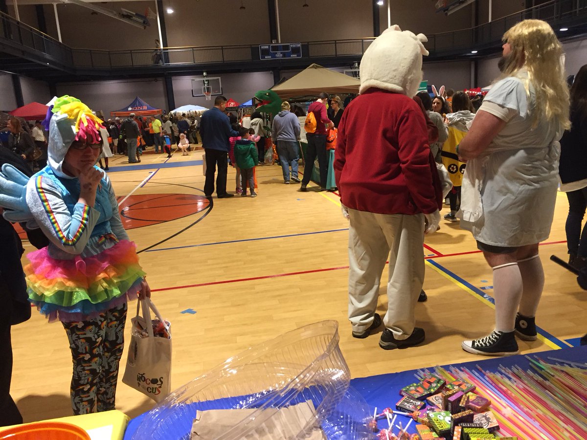 interacthh's tweet photo. Some pics from last nights Halloween Bash! Thanks to everyone who was able to make it out to that event and help out!! Looks like it was a blast! 🎃 #halloweenbash https://t.co/n2yeTX97gd