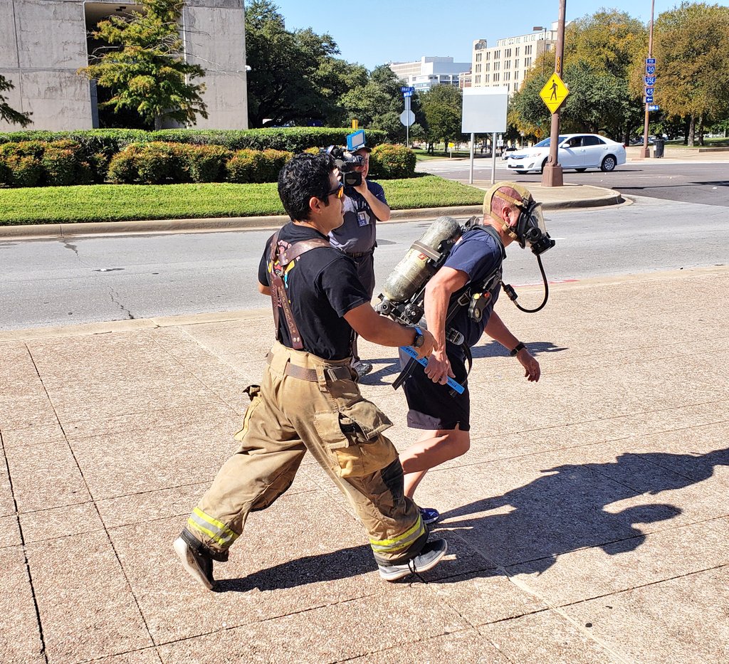 DallasFireRes_q's tweet photo. Congratulations @DallasFireRes_q on an admirable effort at the @CityOfDallas #HalloweenHustleForYourLife run! 2nd place isn't bad at all, especially when you're running in #firefightinggear! Congratulations to EVERYONE who participated!!! https://t.co/bODryiHT8z
