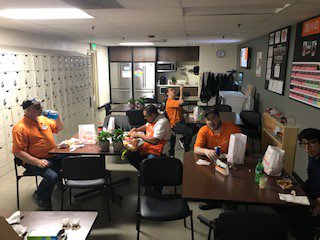 matt_fleischman's tweet photo. D23 MEM David Dorsey taking time to recognize his team as well as NOPS Luis at store 6637 Hemet Ca for their outstanding partnership and execution on Holiday set. In N Out dinner for the Win! #PartnerExecuteDeliver #OneTeam
@TMeza13 @Crippen1026 @hemet_6637 @METPacSouth1Tm https://t.co/RGqMSTQl6m