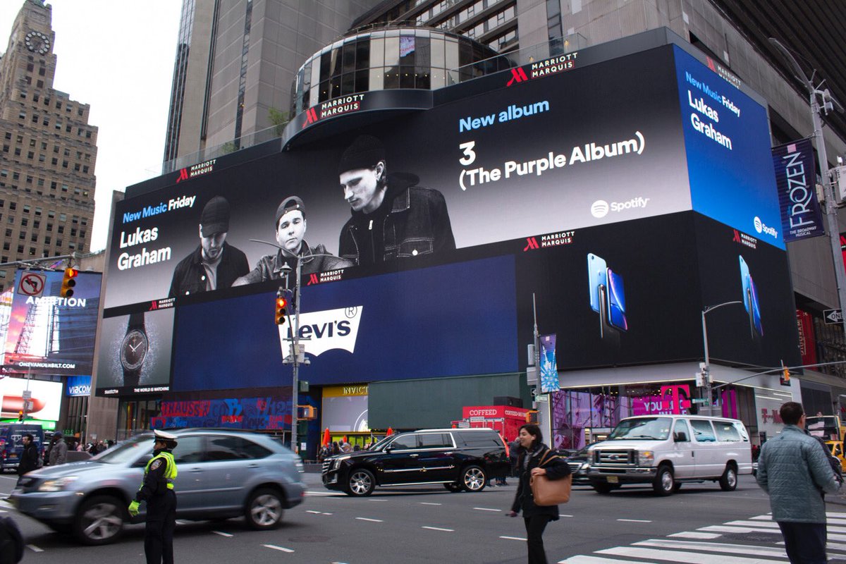 LukasGraham's tweet photo. Ladies and gentlemen, our album is finally out and about in the whole wide world! Thanks to all the hard working women &amp; men who made this possible. Can’t wait to get on tour &amp; perform our live versions 🥂🎶💜🍾🔥☔️🍷Thanks @Spotify 🙌🏼 https://t.co/VEdxpAVNZr