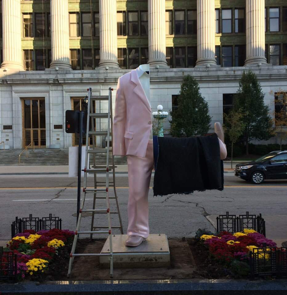 Sculpture Milwaukee tweet media